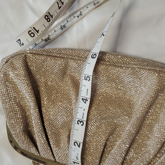 Clutche - Picture 4 of 7